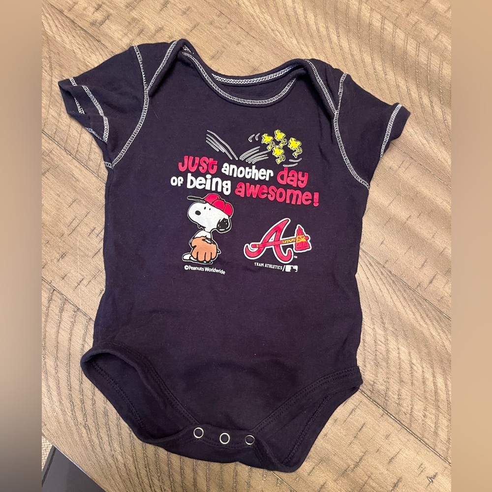 Snoopy Atlanta Braves bodysuit